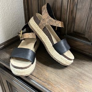 Crown Vintage Platform Sandal